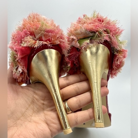 Hale Bob patent red leather floral rosette heels size 8 - Picture 6 of 15